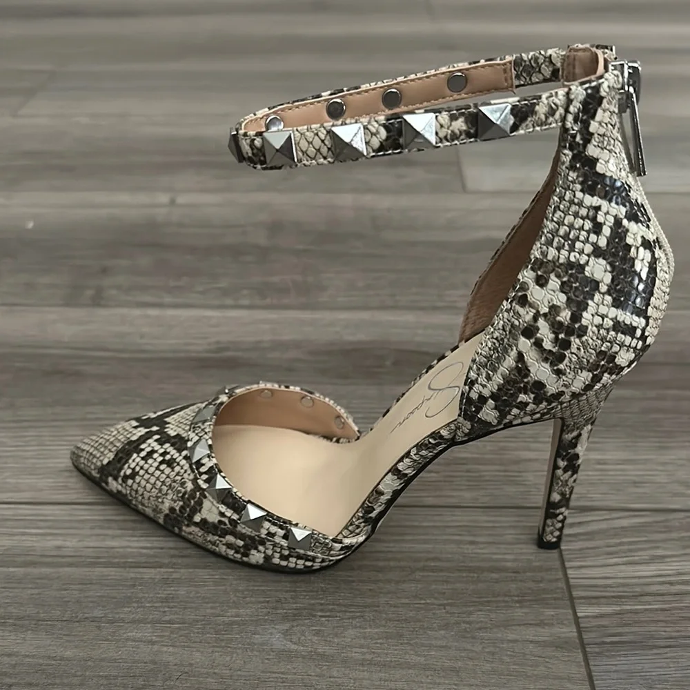 Jessica Simpson Elegant Black and White Stiletto Heels with Ankle Strap - Picture 7 of 9